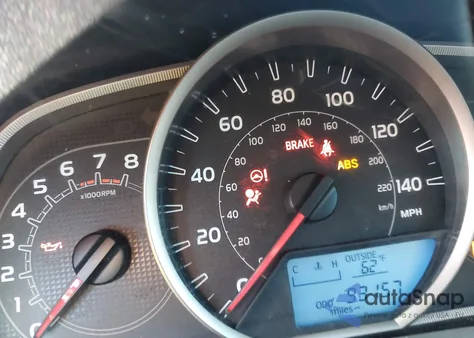 2015 Toyota Rav4 Le z USA, uszkodzony, nr VIN JTMZFREV0FJ040337